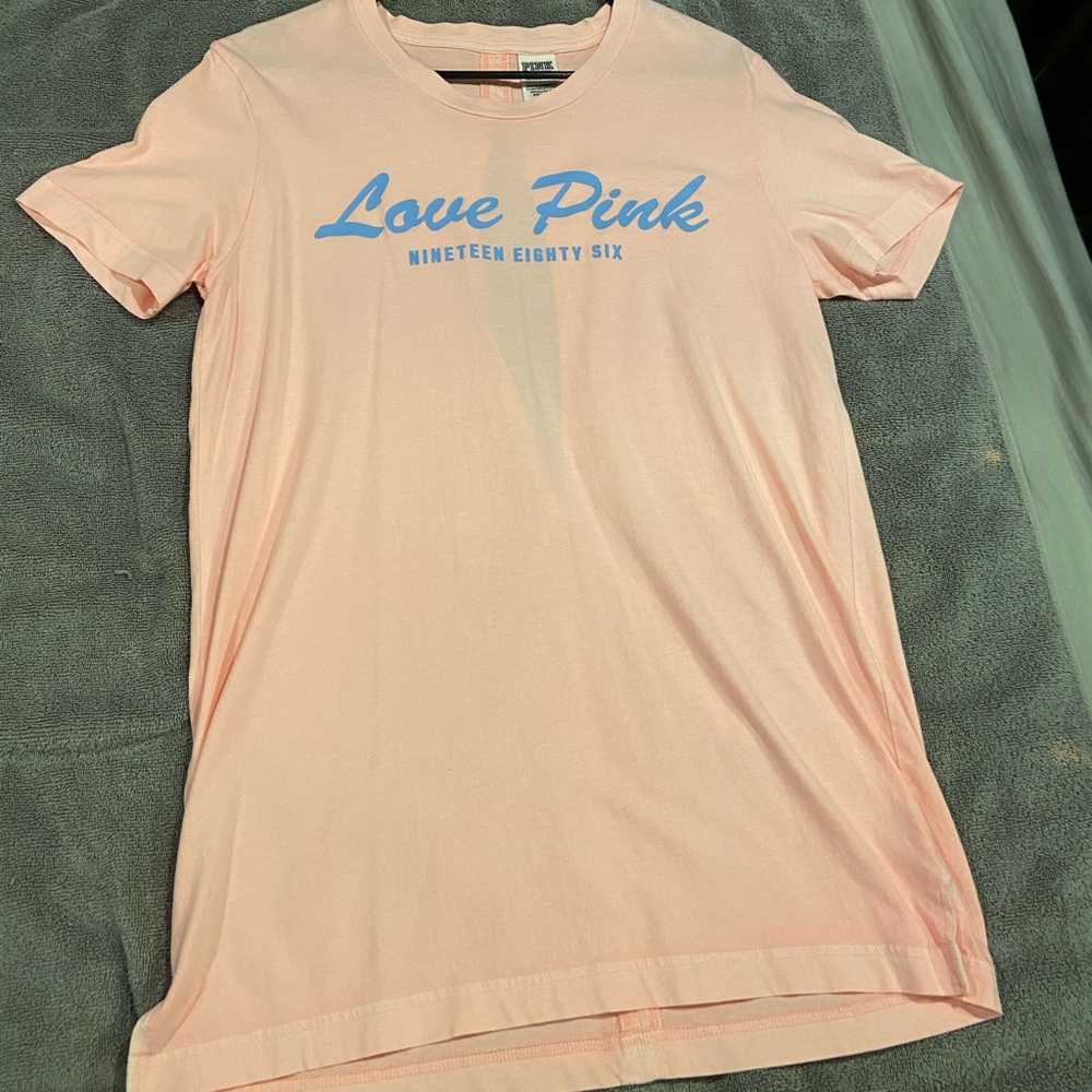Pink tee